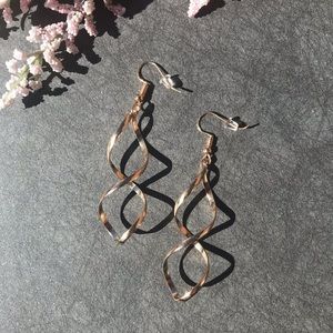 𝅺Gold Color Helix Dangle Earrings